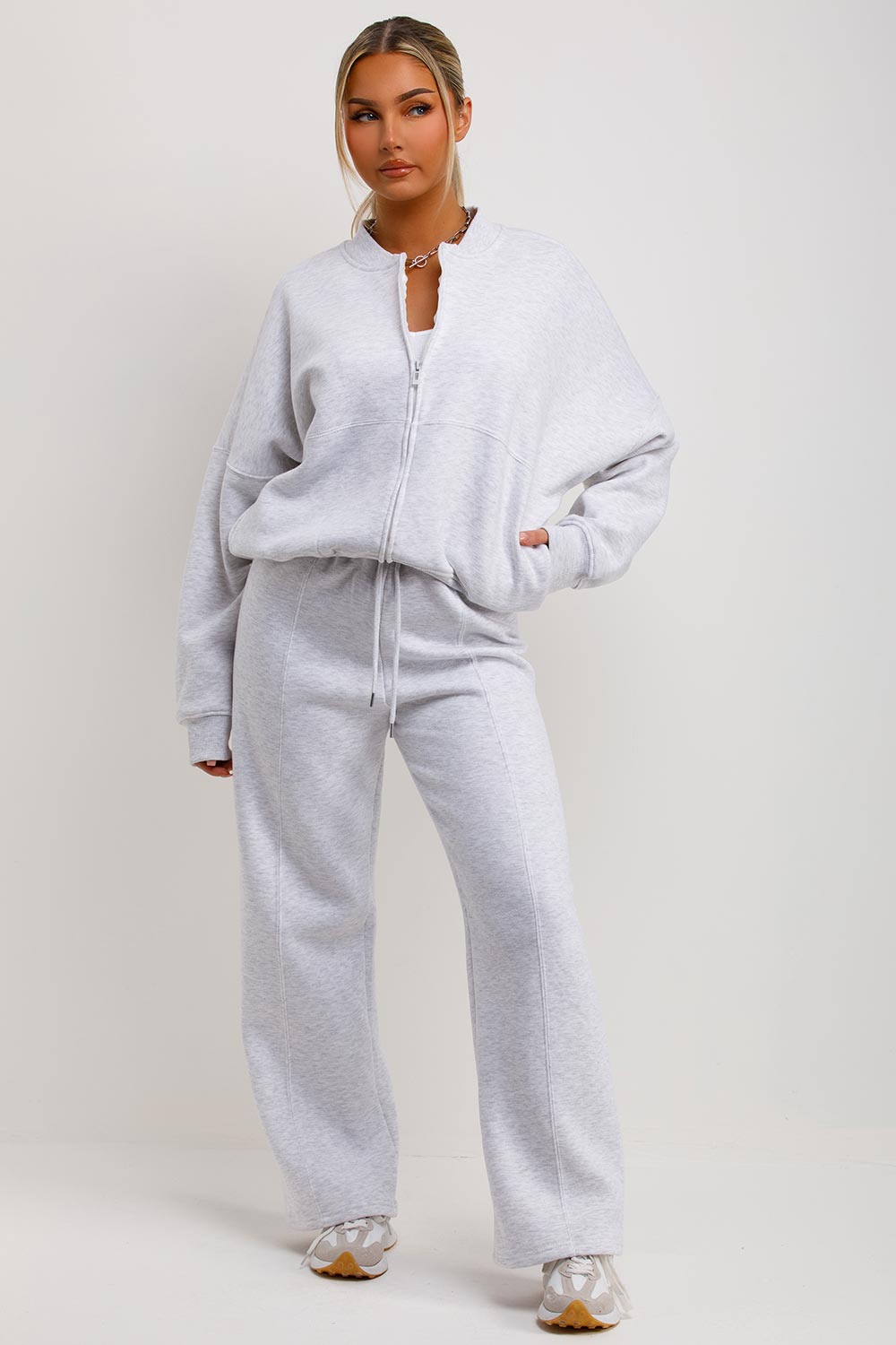 AVRA | Sudadera Bomber con Pantalones de Chándal Gris