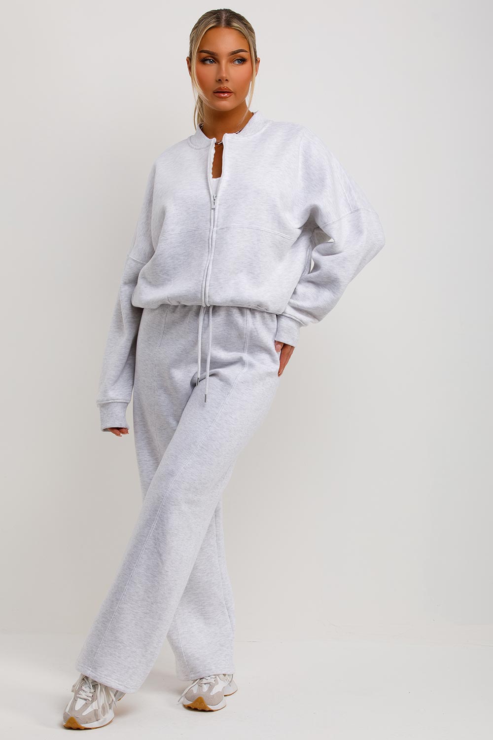 AVRA | Sudadera Bomber con Pantalones de Chándal Gris