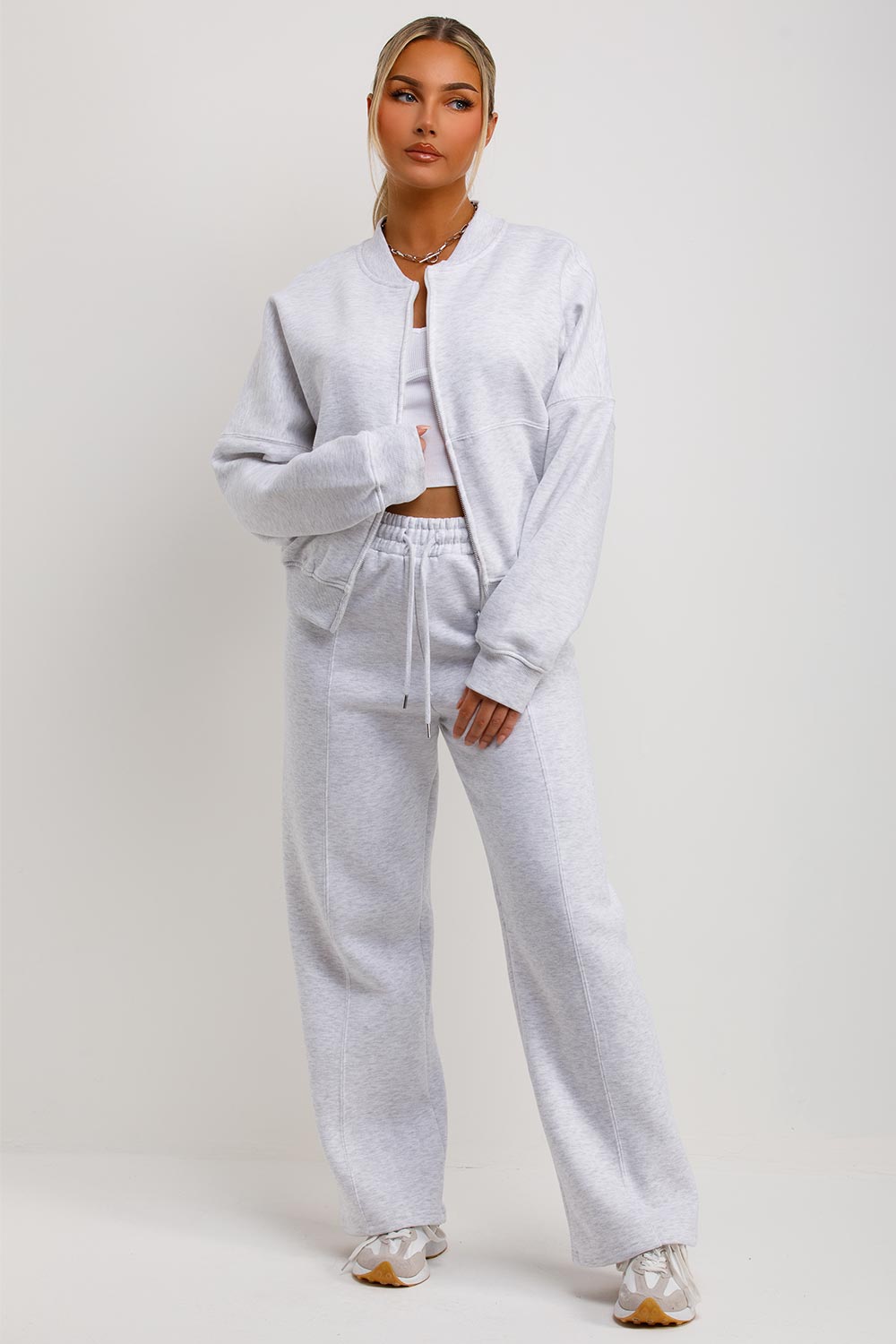 AVRA | Sudadera Bomber con Pantalones de Chándal Gris