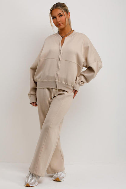 AVRA | Sudadera Bomber con Pantalones de Chándal Color Beige