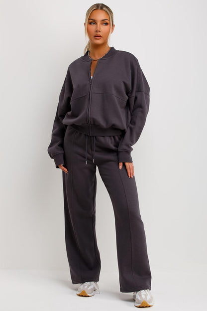 AVRA | Sudadera Bomber con Pantalones de Chándal Color Carbón